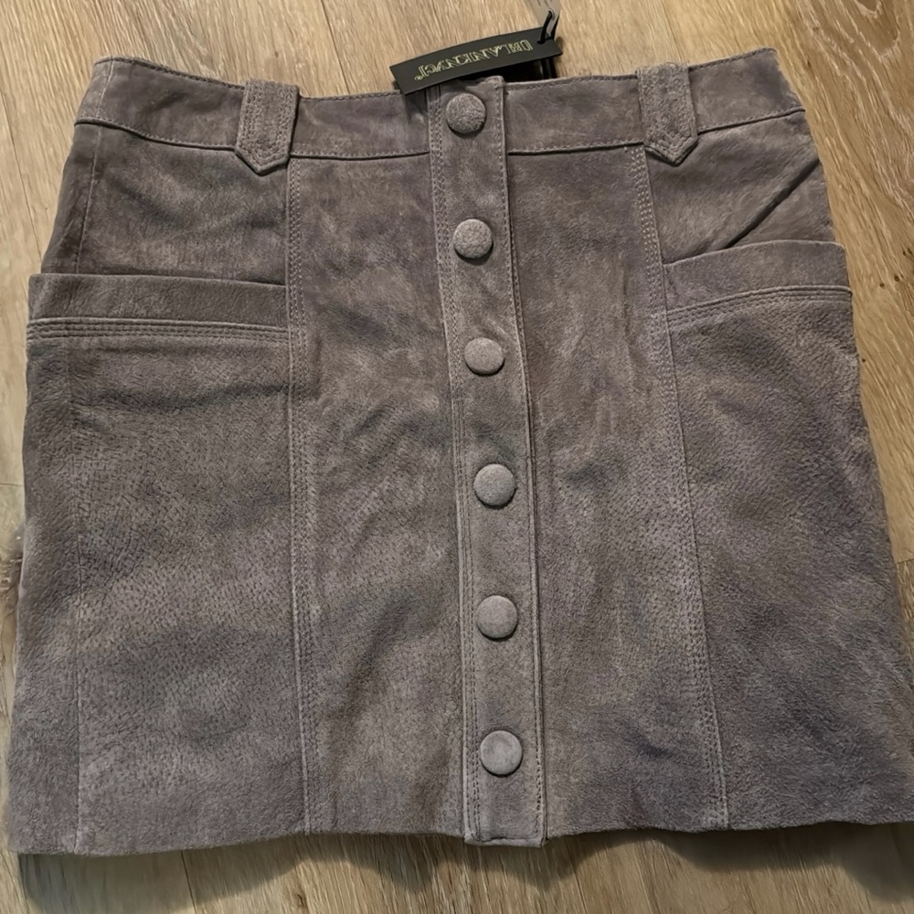 Blank NYC suede 100%leather gray button skirt 26